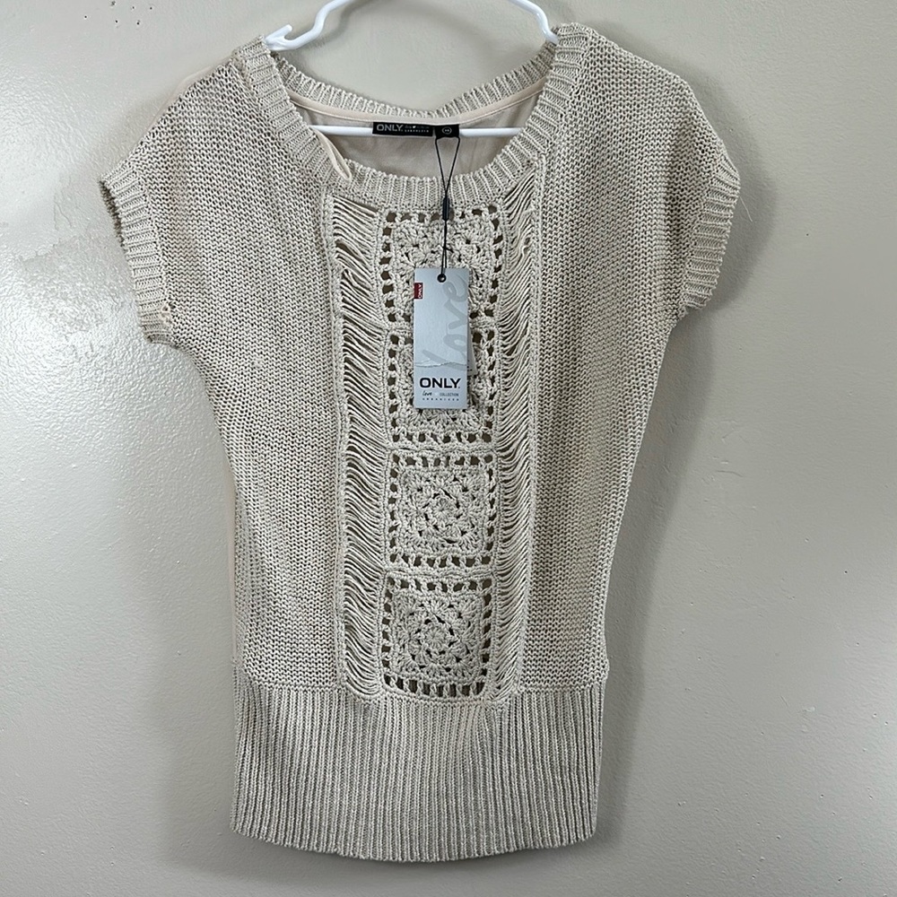 Only Love Sweater Women's Size M Cream Short Sleeves Knitted
